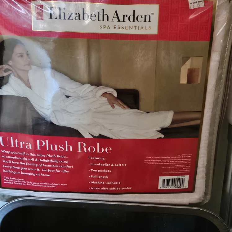 Elizabeth Arden Ultra Plush Robe - New in Package