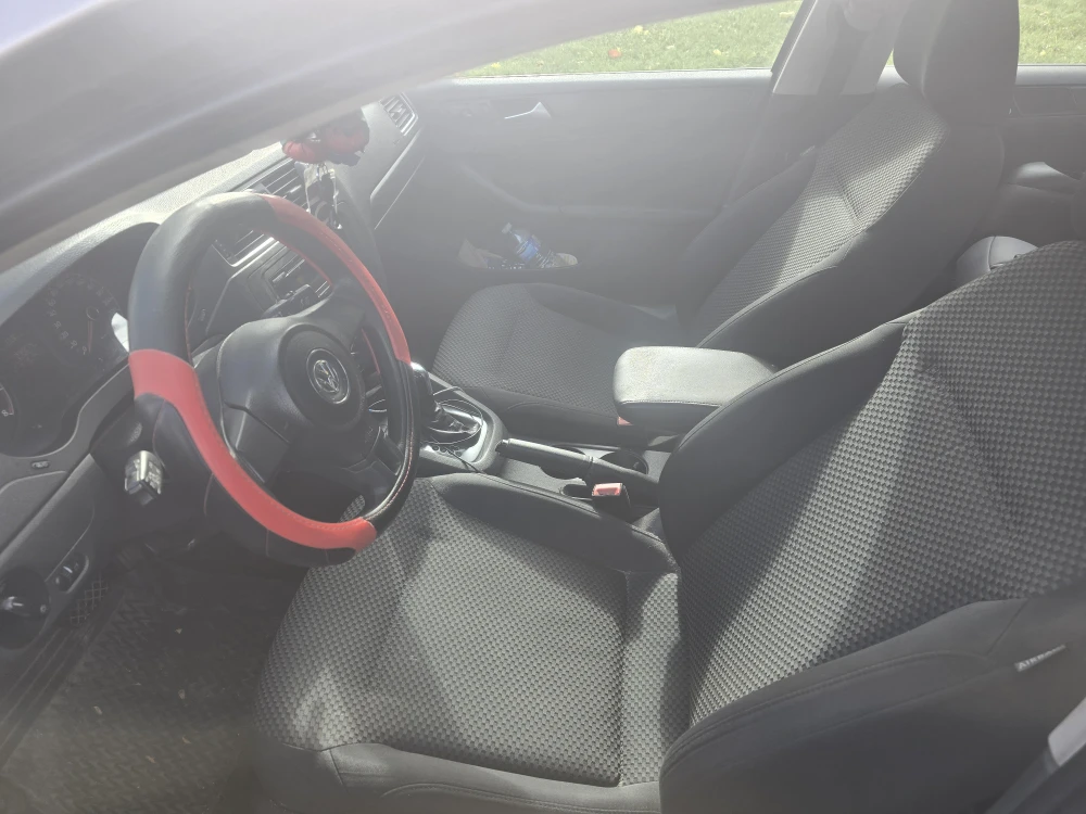 2013 Volkswagen Jetta - photo 3