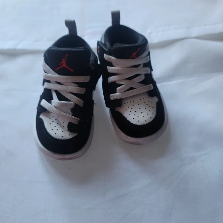 Nike Air Jordan 1 Toddler Shoes - Black/White - photo 2