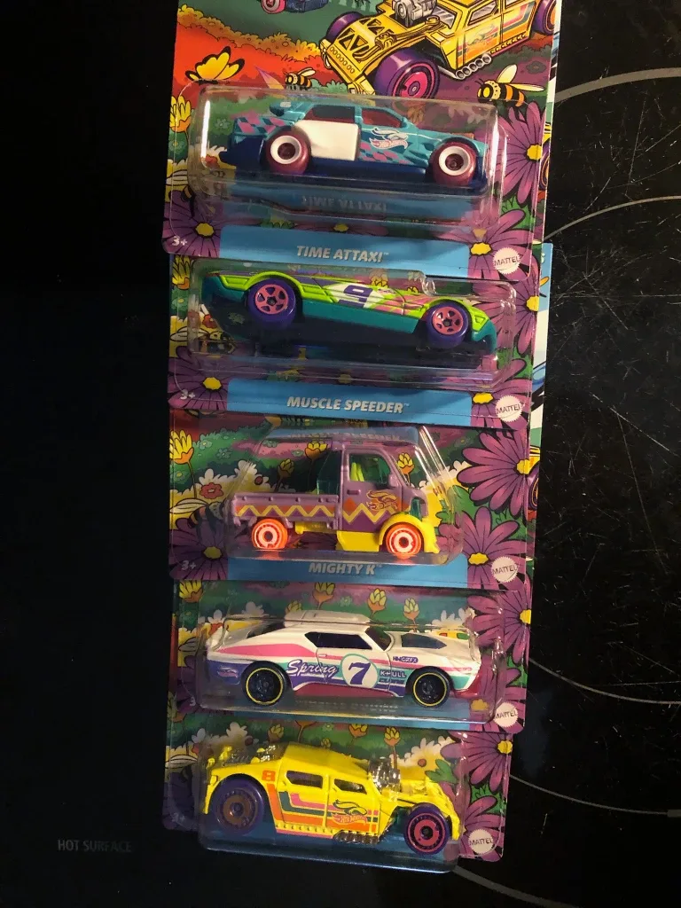 Hot Wheels 5-Car Pack - Time Attaxi, Muscle Speeder