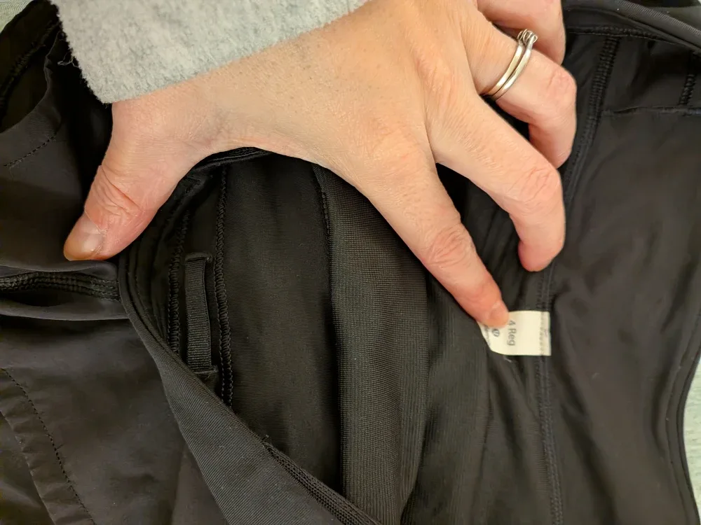 Lululemon SPEED Black Lined Run Gym yoga SHORTS sz 4 image indicator(2)