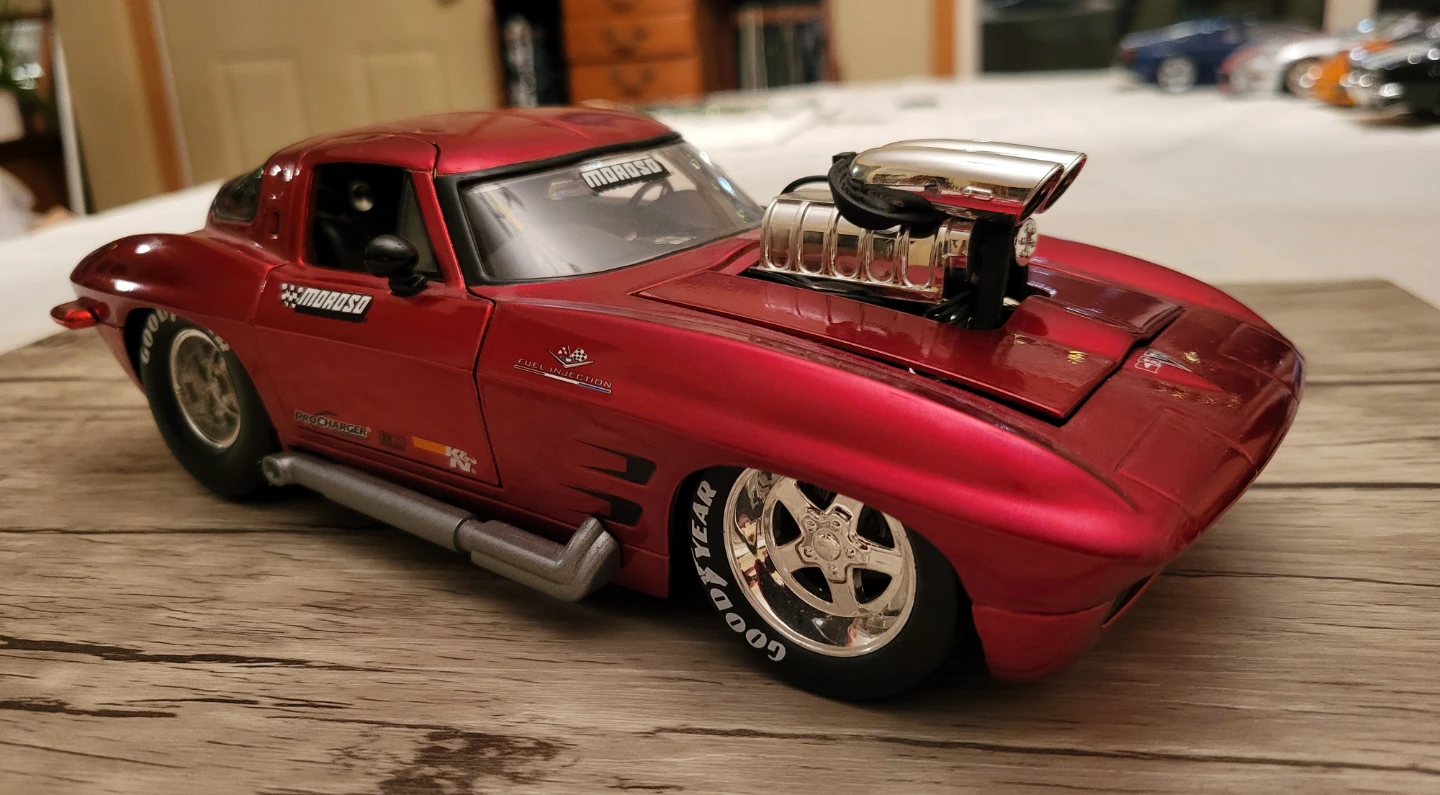 Red 1963 Corvette Moroso Diecast Model Car - photo 5