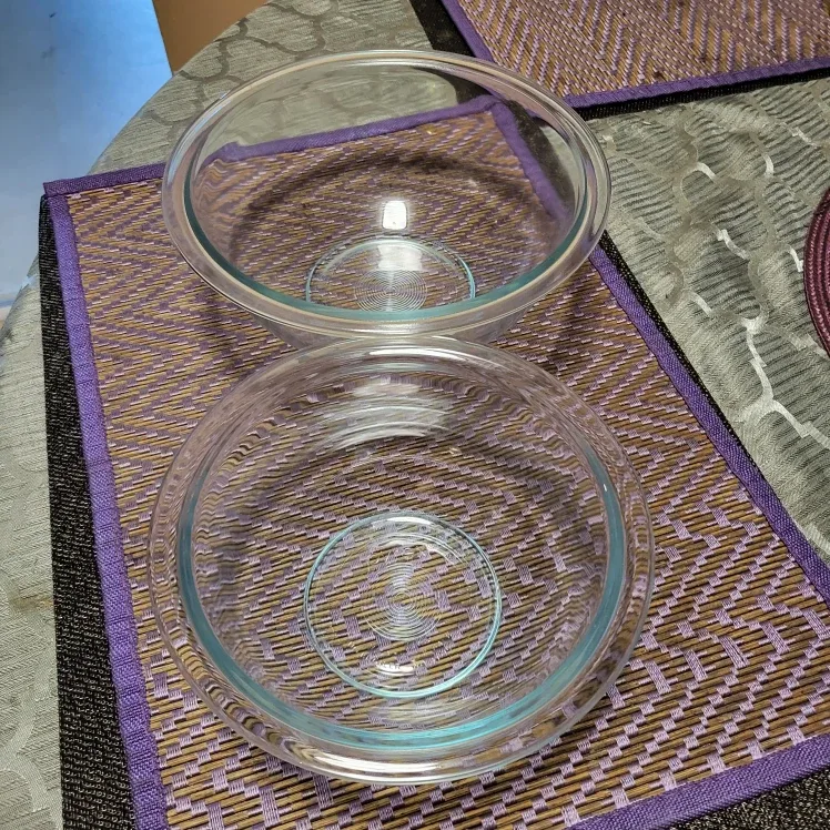 Pyrex Glass Mixing Bowls - Set of 2 image indicator(2)