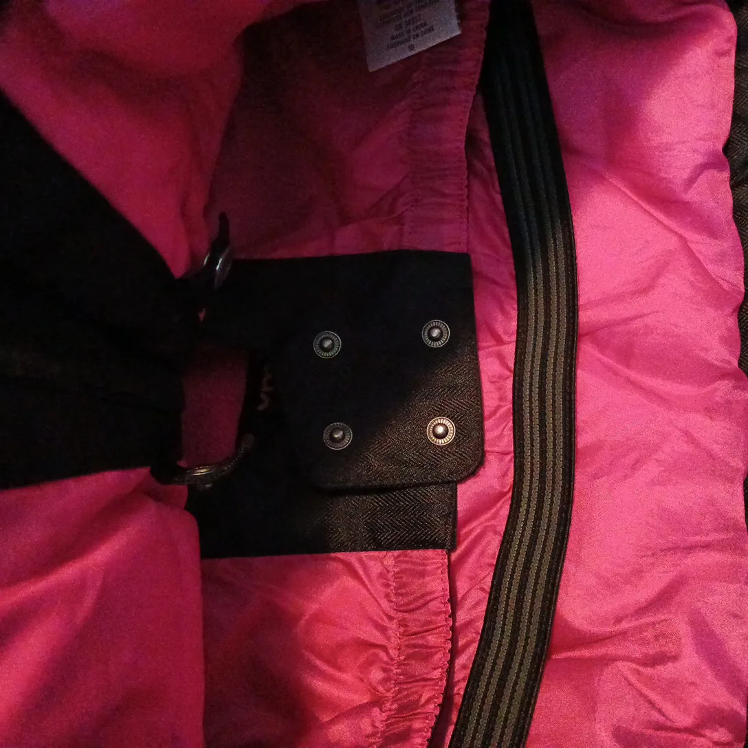 XMTN Girls waterproof snow suit pink black image indicator(8)