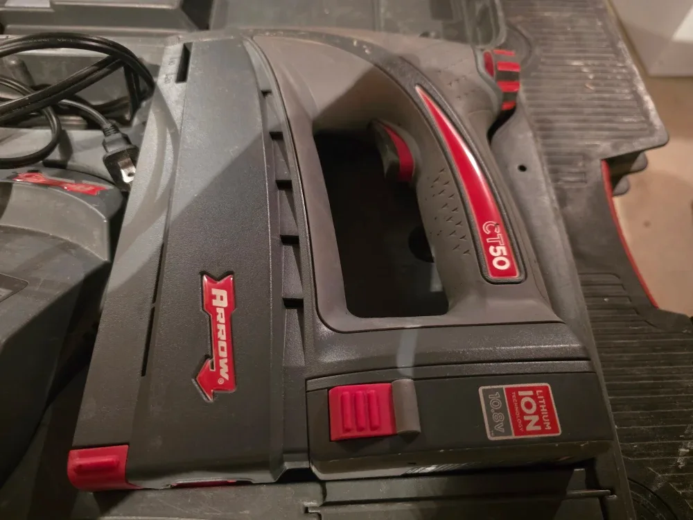 Arrow CT50K Staple Gun Kit w/ Case image indicator(2)