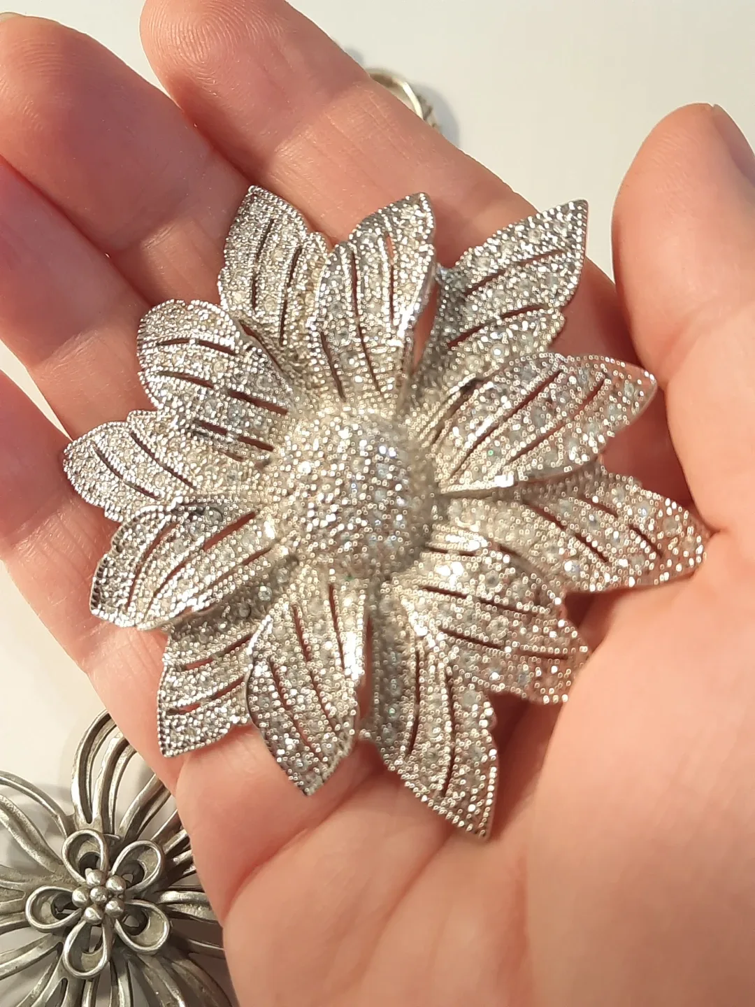 Vintage Ciro,Barkley and pewter brooch pensants - Set of 3 image indicator(3)