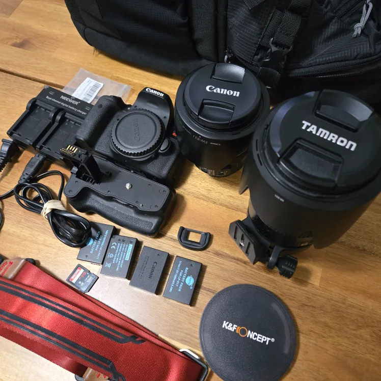 Canon T6i DSLR Camera with Accessories image indicator(2)