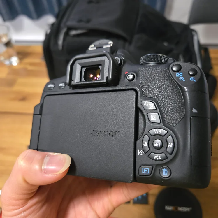 Canon T6i DSLR Camera with Accessories image indicator(3)