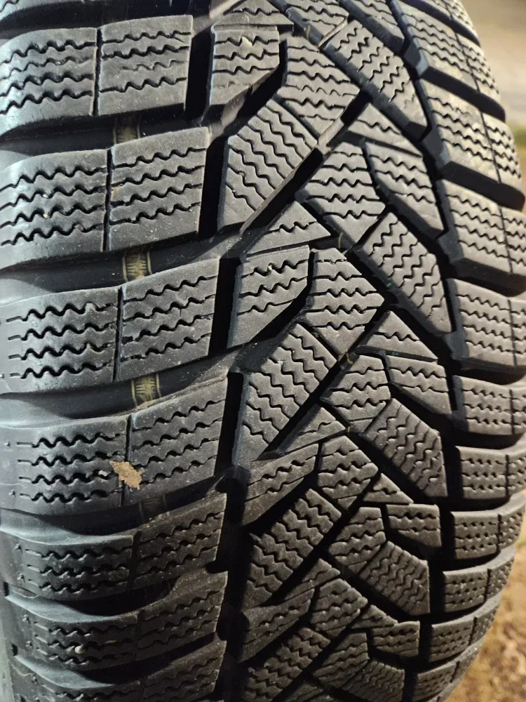 Winguard Winter Tires 205/55R16 image indicator(5)