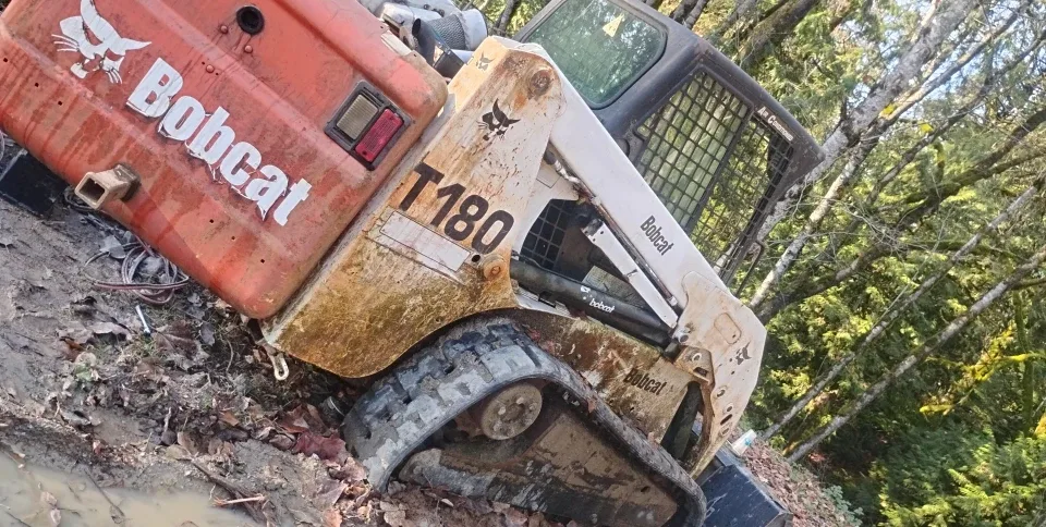 Bobcat T180 Skid Steer Loader image indicator(2)