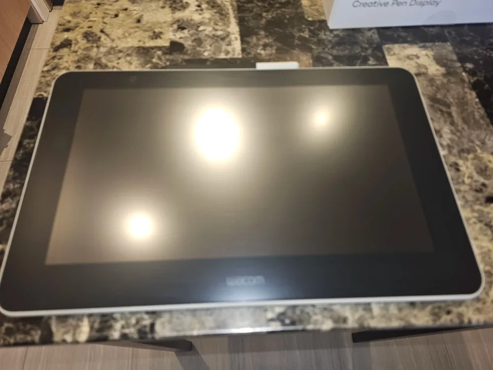 Wacom One Creative Pen Display image indicator(2)