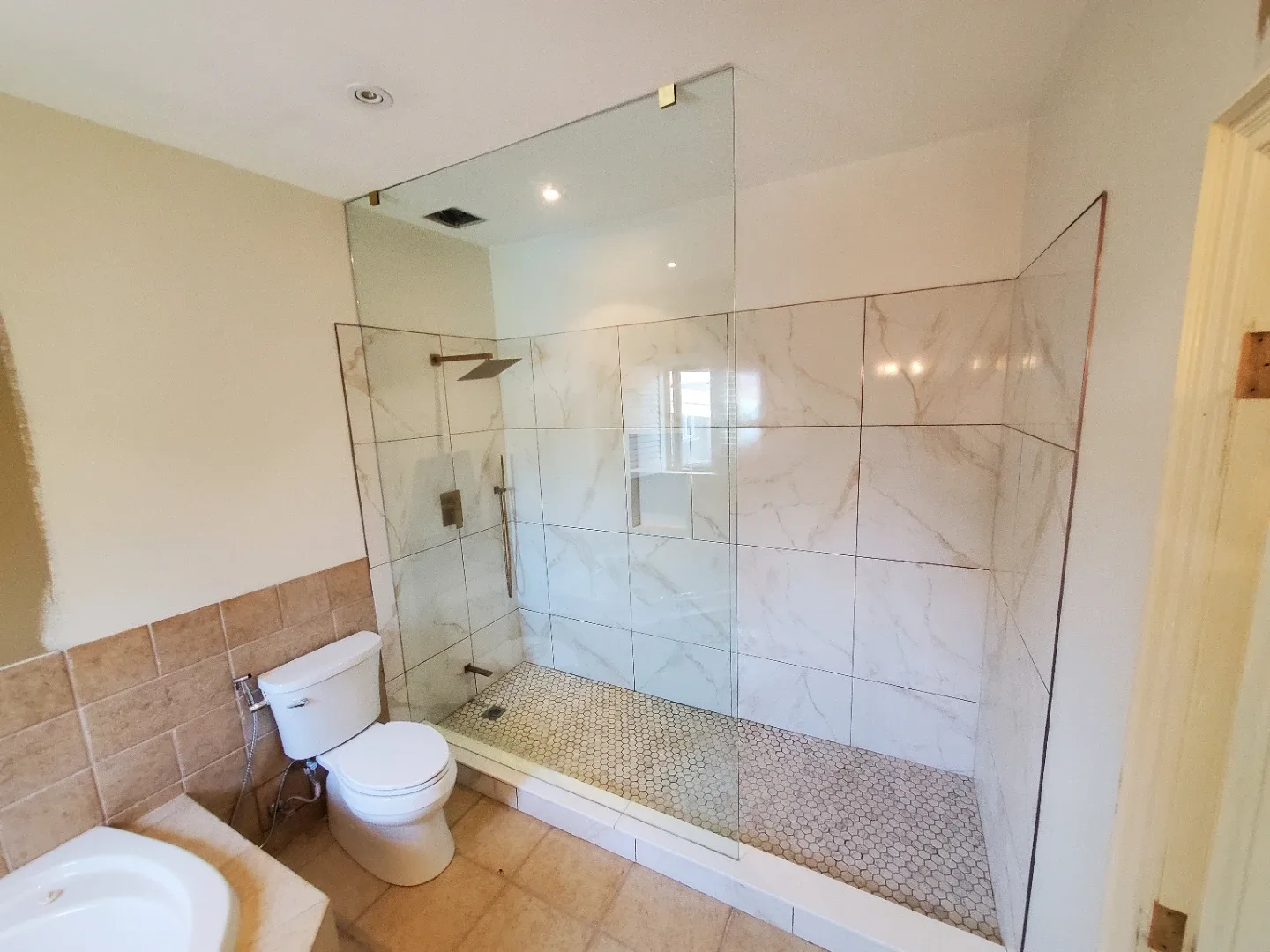 Indoor and outdoor renovations image indicator(10)