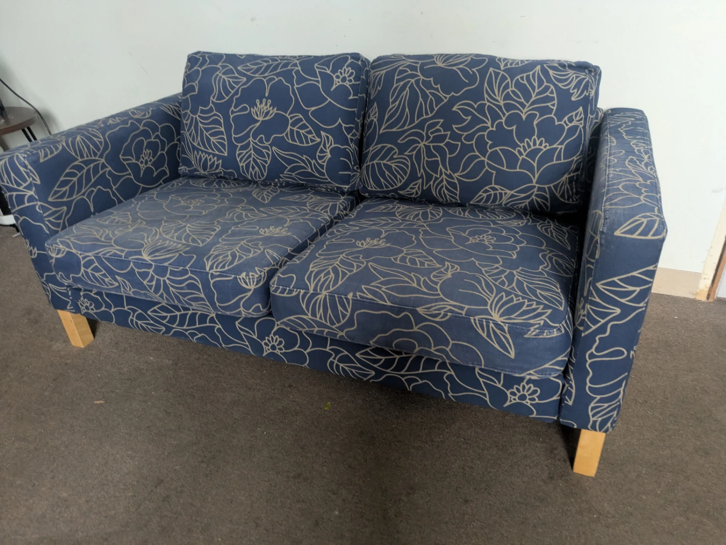 Loveseat - free delivery - photo 2