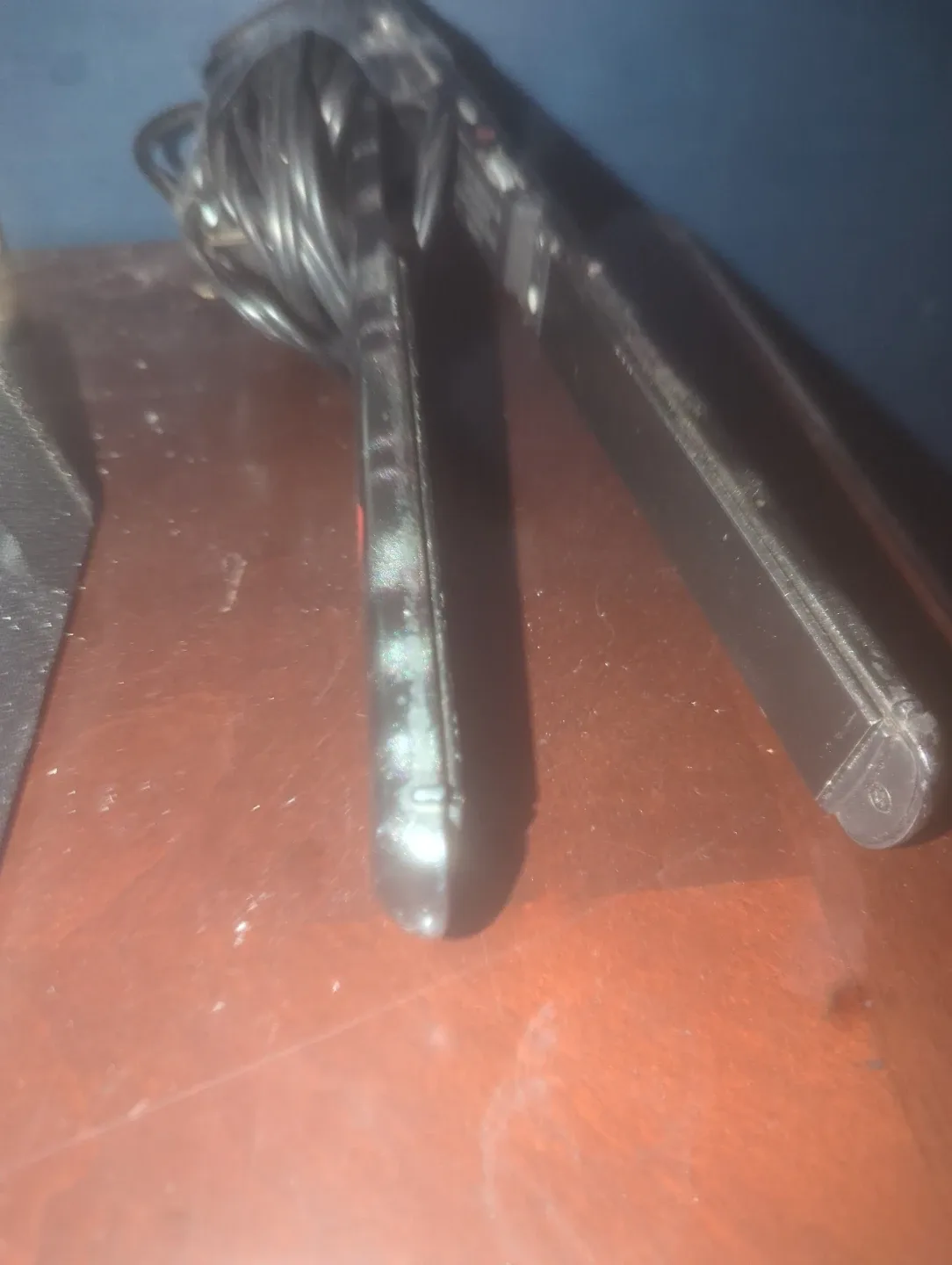 Jet Black Hair Straightener image indicator(2)