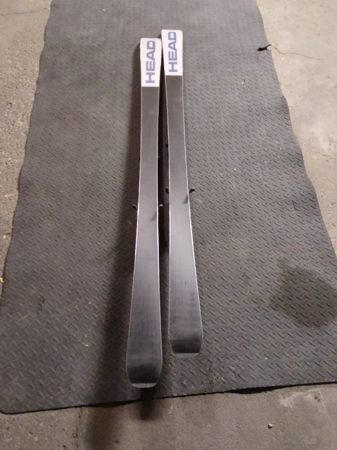Head C130 skis, 170cm long image indicator(3)