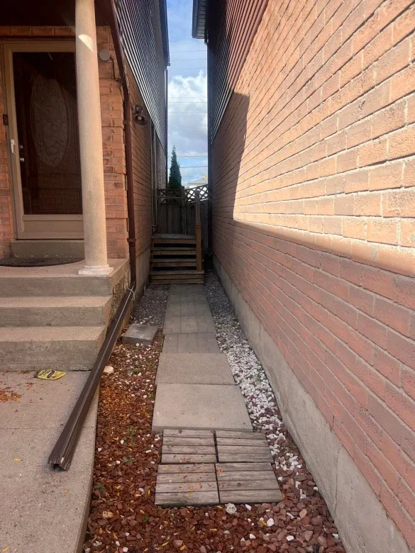 2 bedroom basement in pickering image indicator(7)