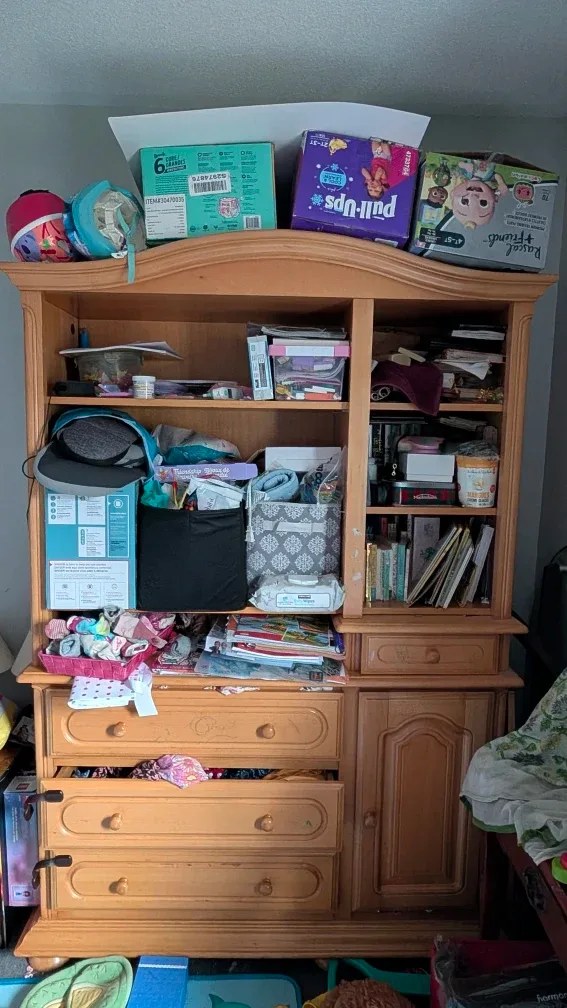 Dresser in very good condition image indicator(2)