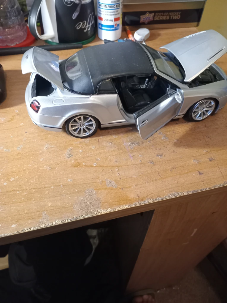 TOY BENTLEY CAR - photo 2