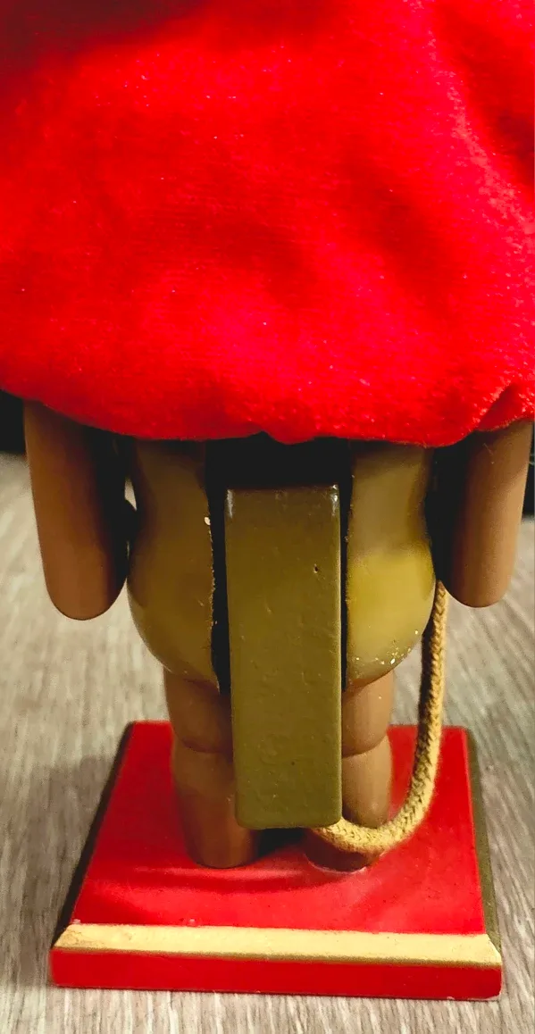 Cowardly Lion Nutcracker image indicator(4)