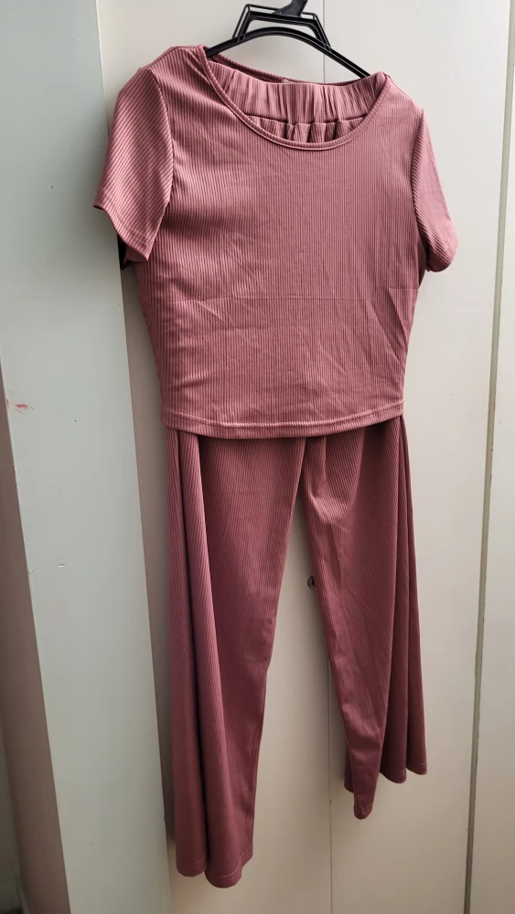Assorted Women's Clothing - photo 2