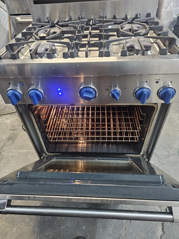 Thermador 30in Stainless steel gas stove - photo 2
