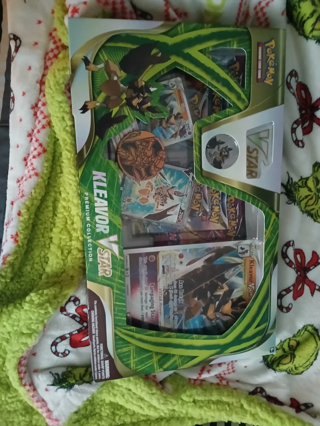 New Pokemon TCG Kleavor VSTAR Premium Collection