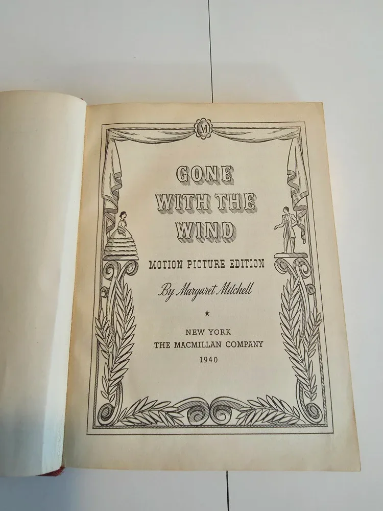 Gone With the Wind by Margaret Mitchell image indicator(2)