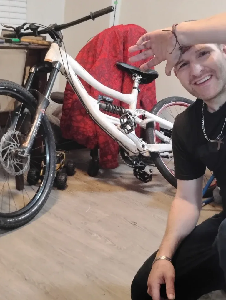 Specialized FSR Downhill Mountain Bike image indicator(8)