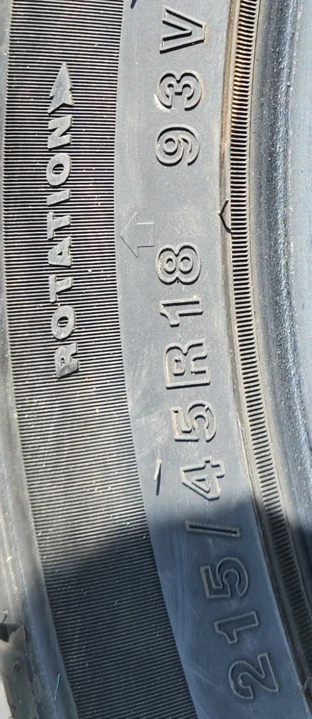 Tracmax S330 Winter Tire 215/45R18 image indicator(4)