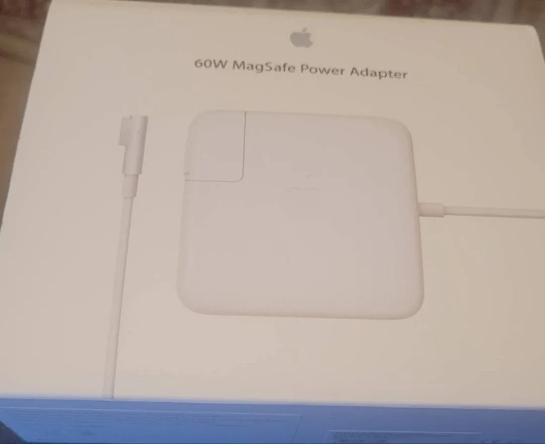 Apple 60W MagSafe Power Adapter