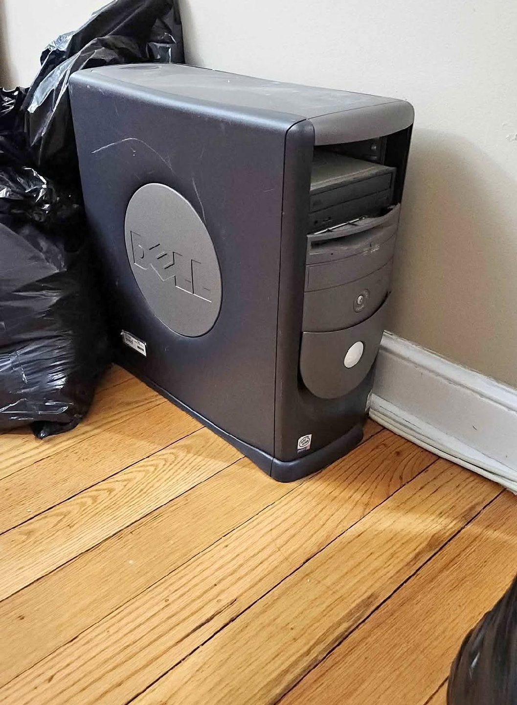 Free Ewaste pick up. old electronics - photo 2