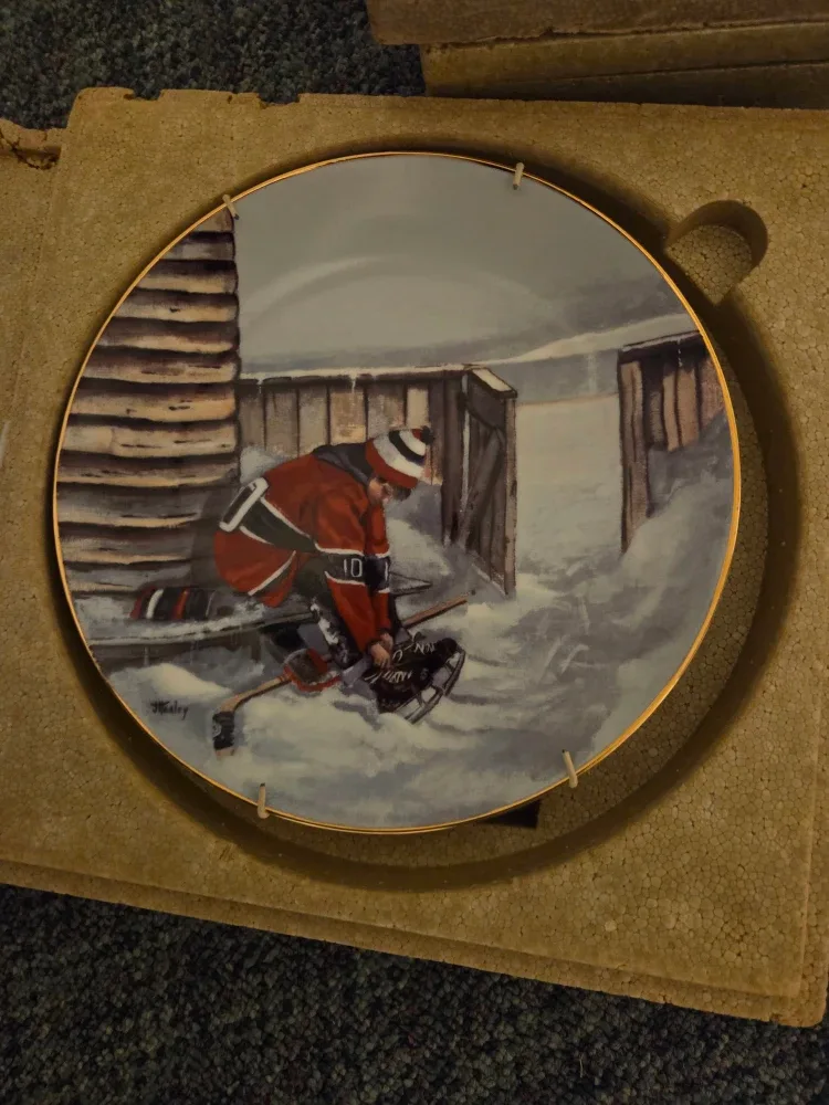 Sheri Farabaugh Collector Plates image indicator(9)