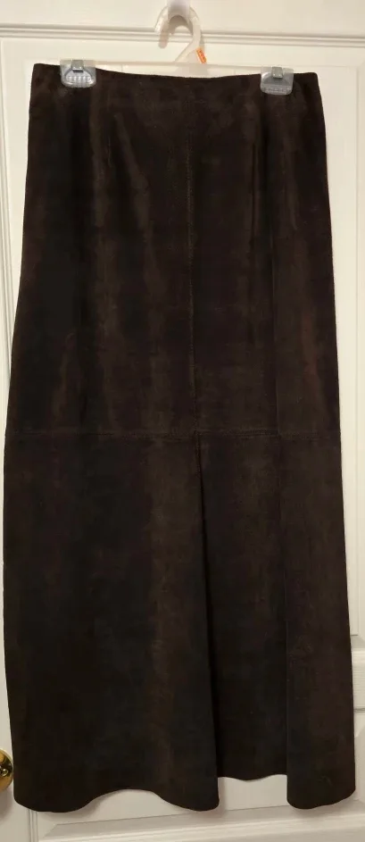Danier Brown Suede Skirt - Size 8 image indicator(2)