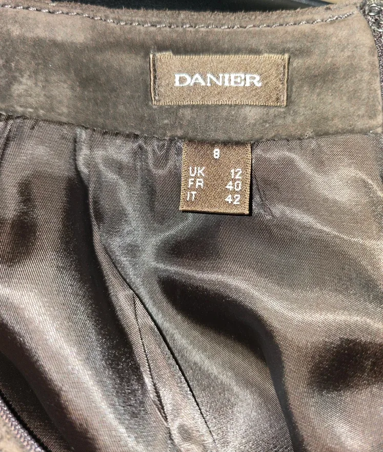 Danier Brown Suede Skirt - Size 8 image indicator(6)