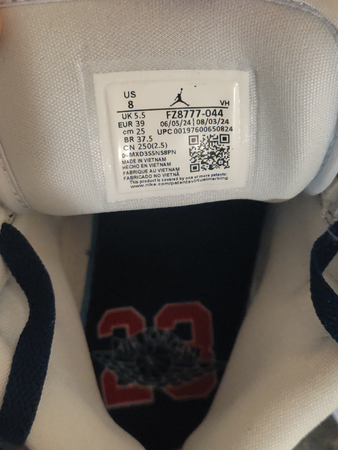 Nike Air Jordan 1 Mid, US 8 - photo 3