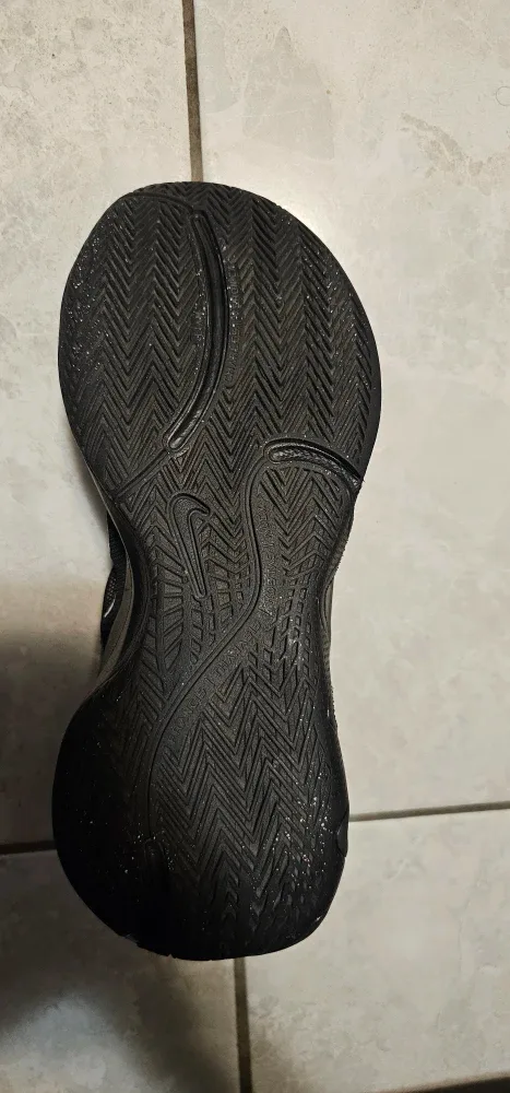 Nike Giannis Immortality 3 holographic swoosh Basketball Shoes image indicator(5)