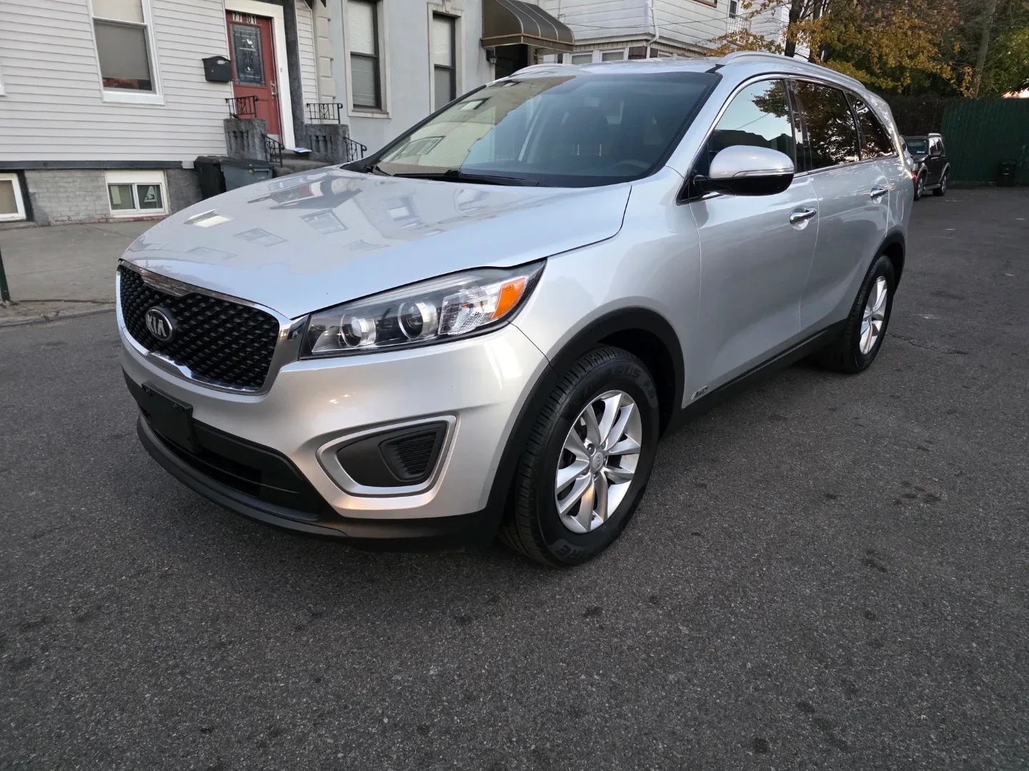 1. 2018 Kia Sorento – Clean Title, Great Condition, 3rd Row SUV