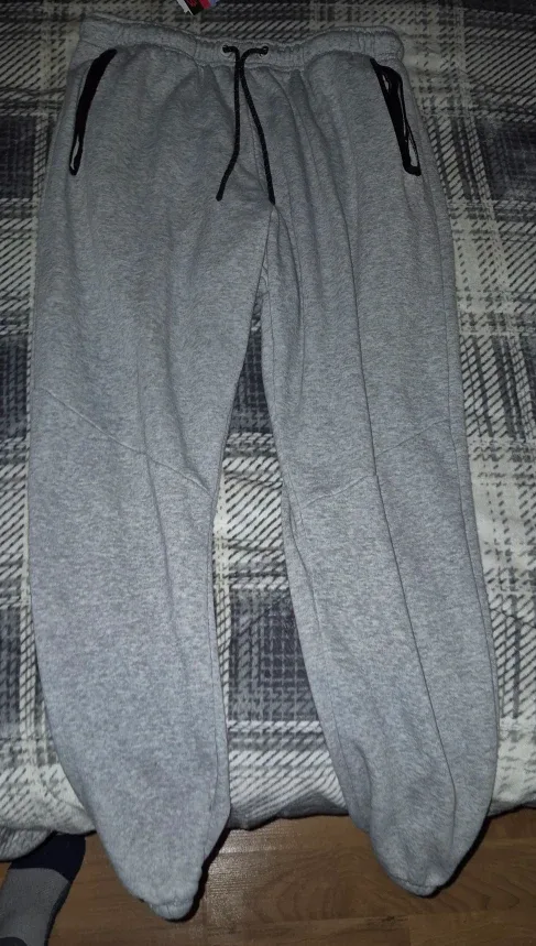 Sweat pants & PJs image indicator(2)