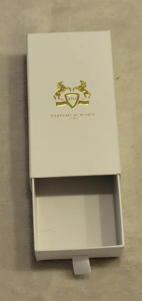 Saks Fifth Avenue Empty Gift Box image indicator(7)