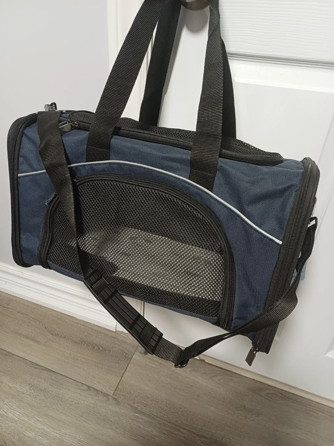 Navy Blue Pet Carrier - 17x11x11 inches image indicator(5)