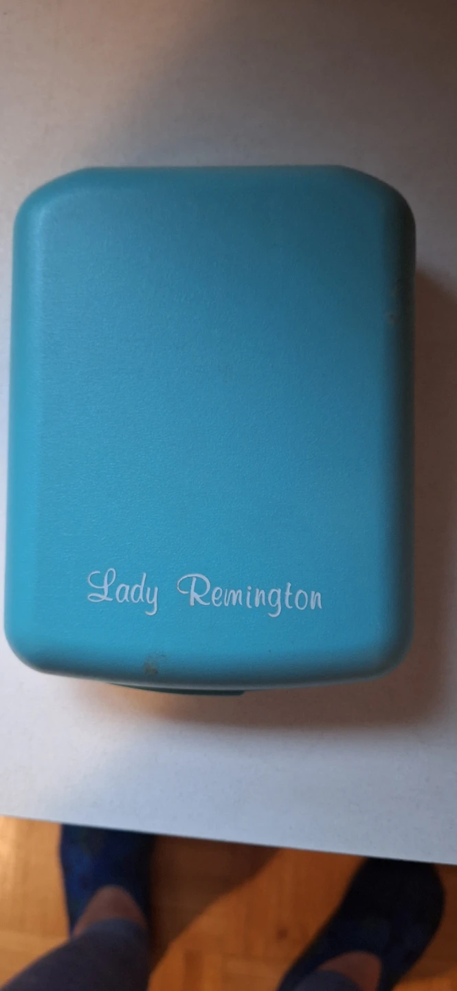 Vintage Lady Remington Electric Shaver - photo 2