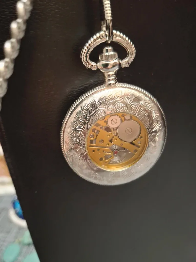 Vintage Style Silver Pocket Watch Necklace image indicator(4)