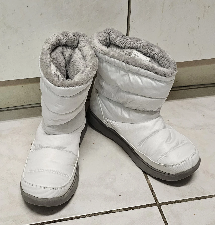 White Puffer Winter Boots - Size 10 - photo 2