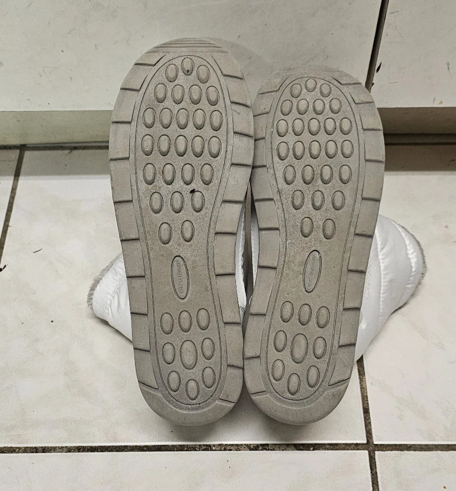 White Puffer Winter Boots - Size 10 - photo 4
