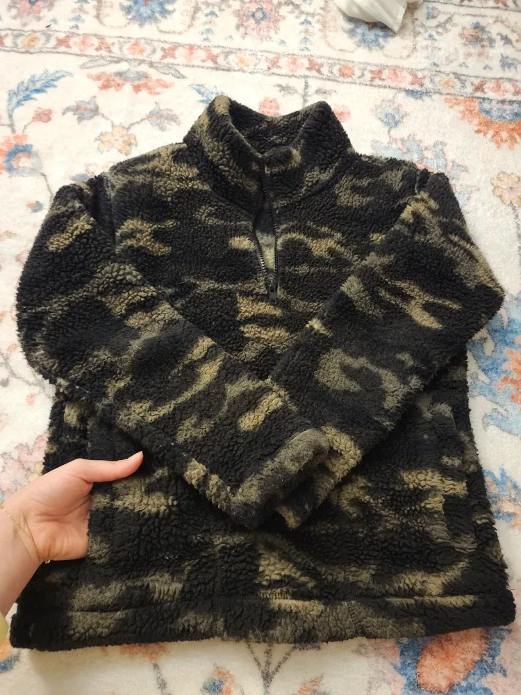 Kid's quarter zip image indicator(2)