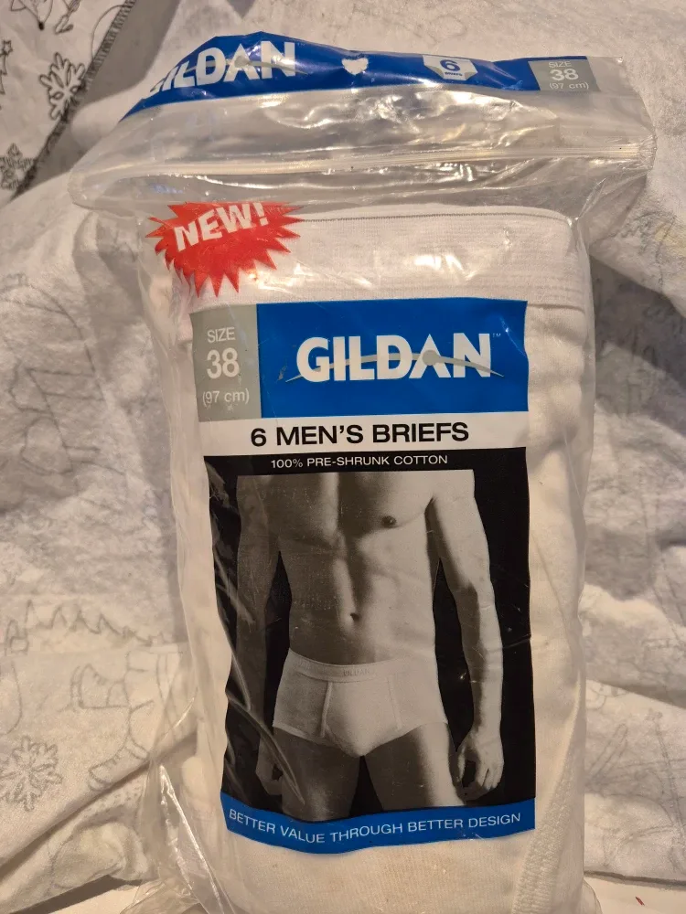 New Gildan Men's Briefs - Size 38 (Large)