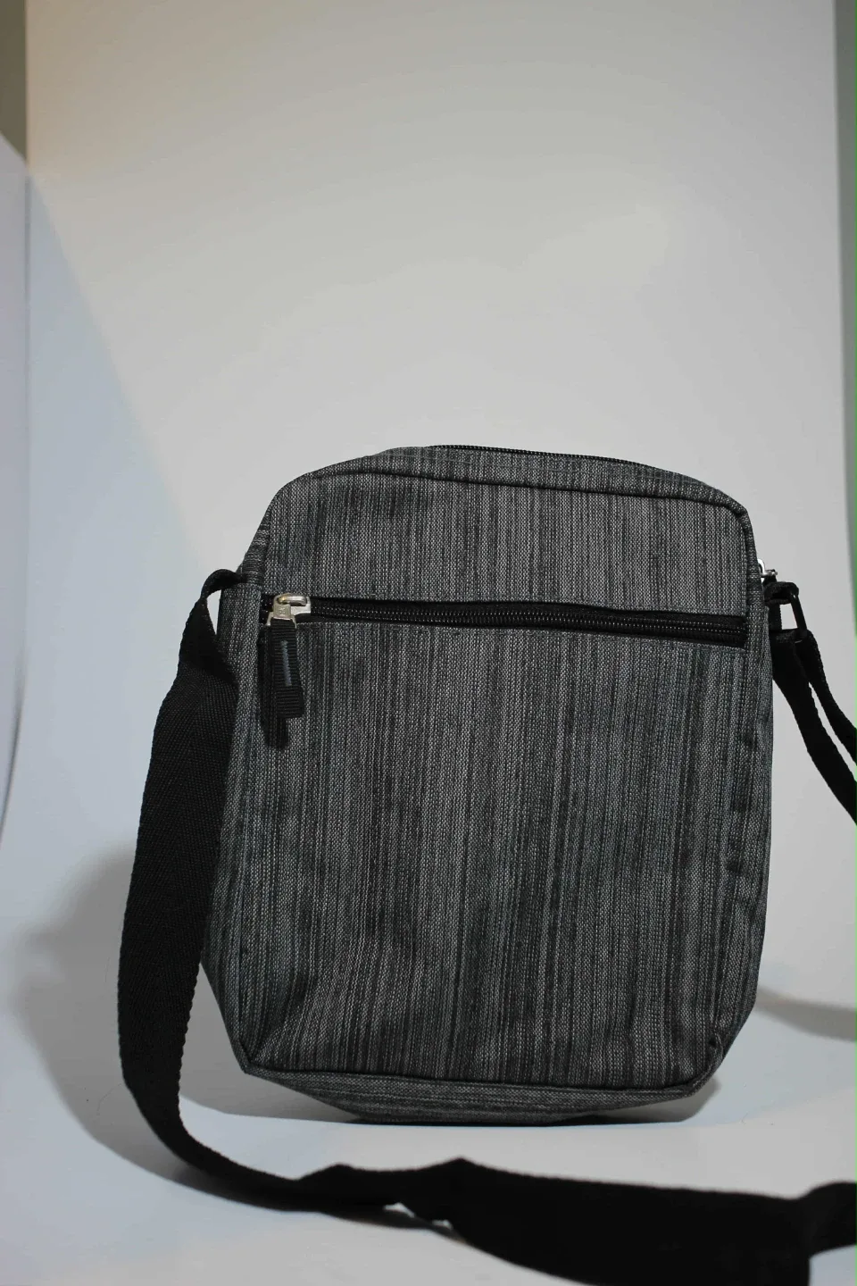 New SwissGear Travel Bag Collection - RFID & Tablet Slings image indicator(3)