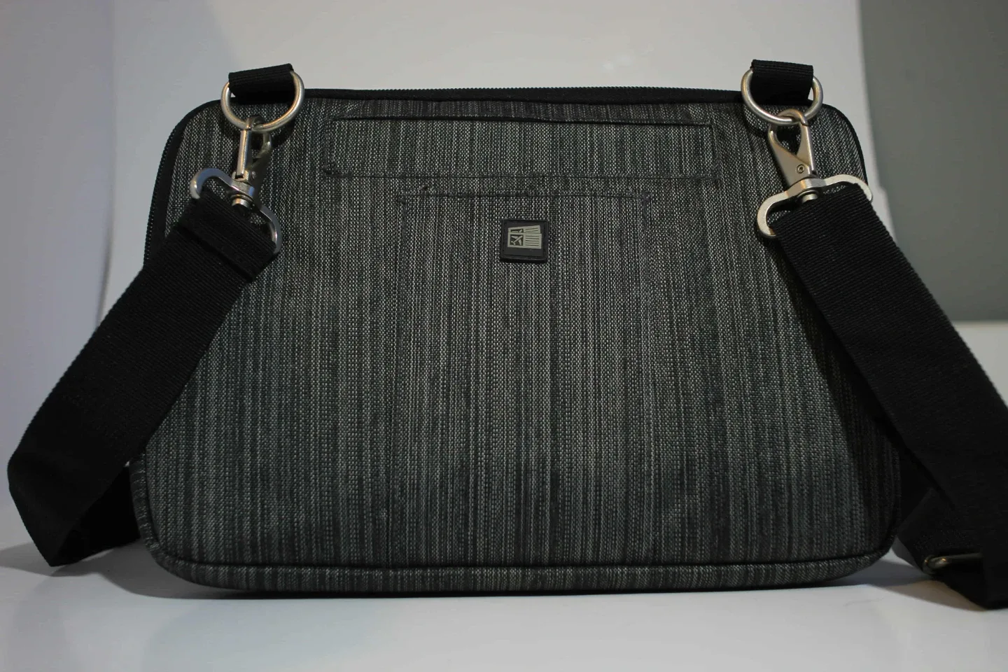 New SwissGear Travel Bag Collection - RFID & Tablet Slings image indicator(7)