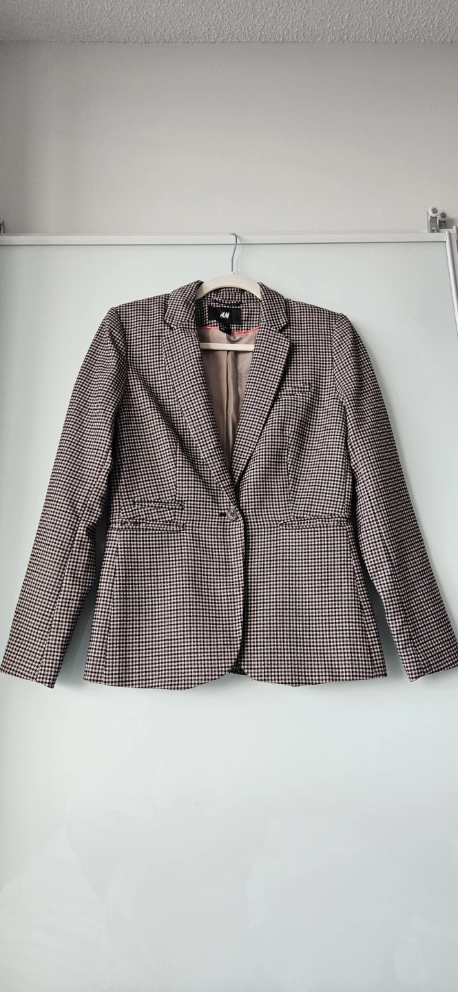 NEGOTIABLE - H&M Women's Brown and Black Checked Blazer Size 6