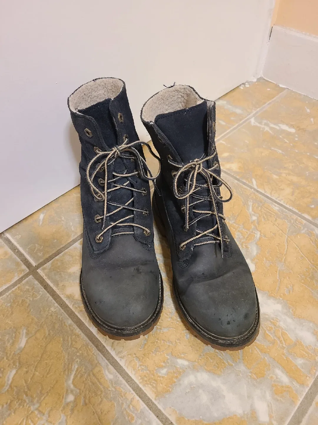 Timberland Waterproof Boots - Women size 7 🥕 image indicator(4)